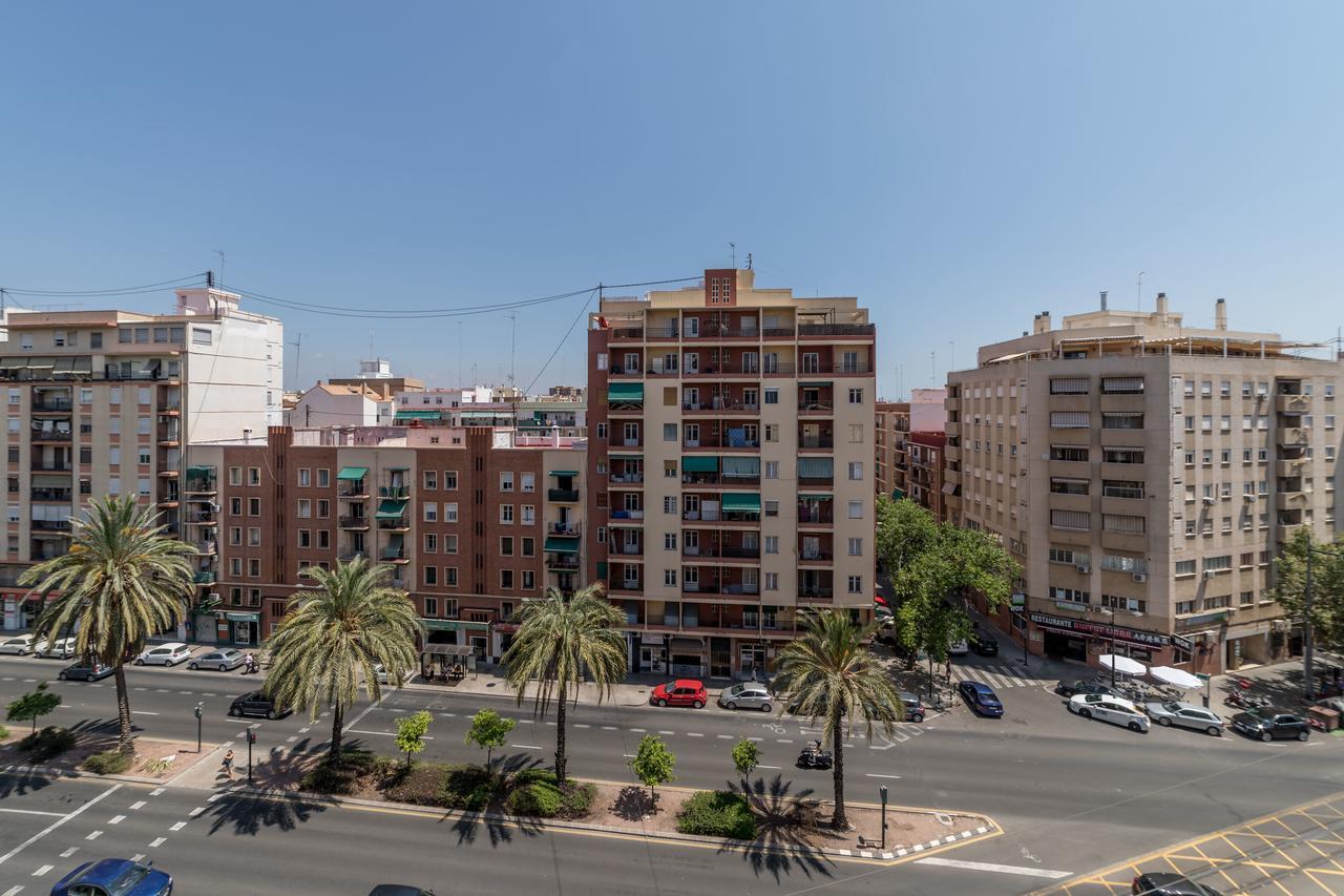 Travel Habitat Jardines De Viveros Valencia Exterior photo